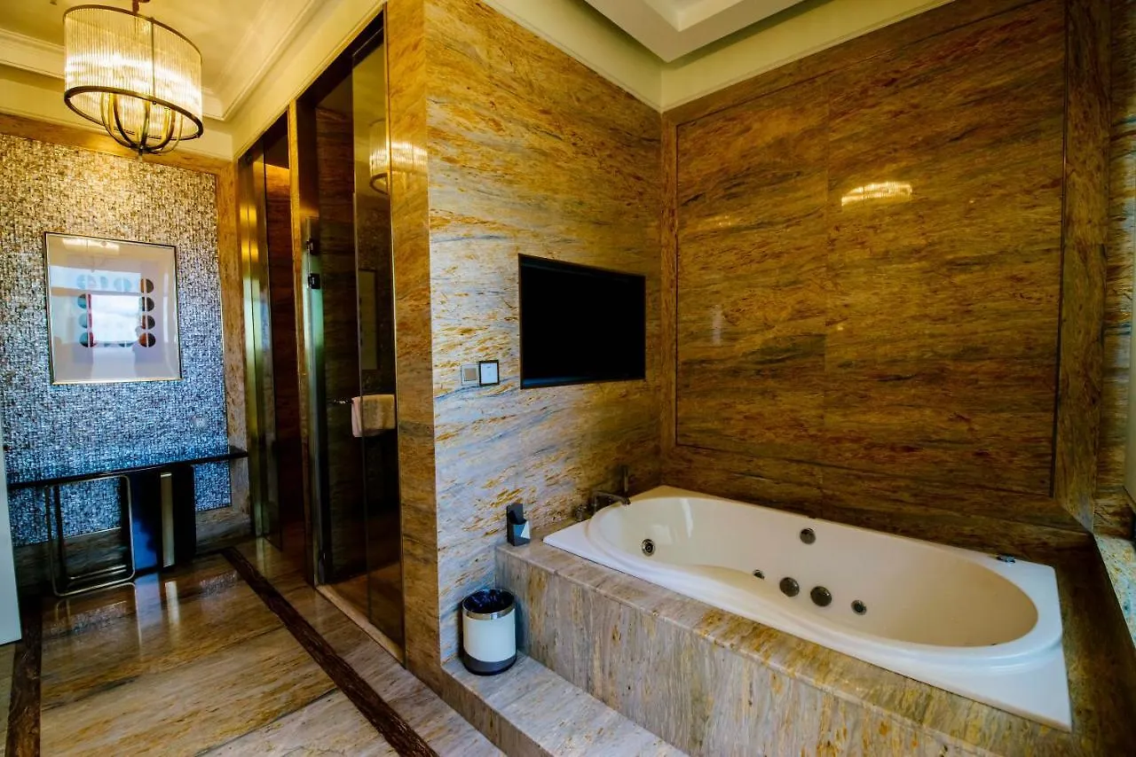 Ming Guan Hotel سيهانوكفيل 4*,  كمبوديا